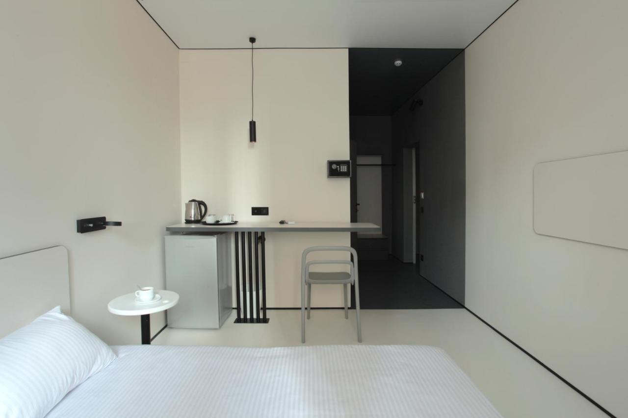 Ultramarinn Hotel Odessa Exteriör bild